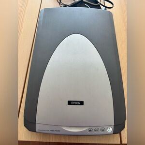 Epson Perfection 2480 photo flat scanner (M)